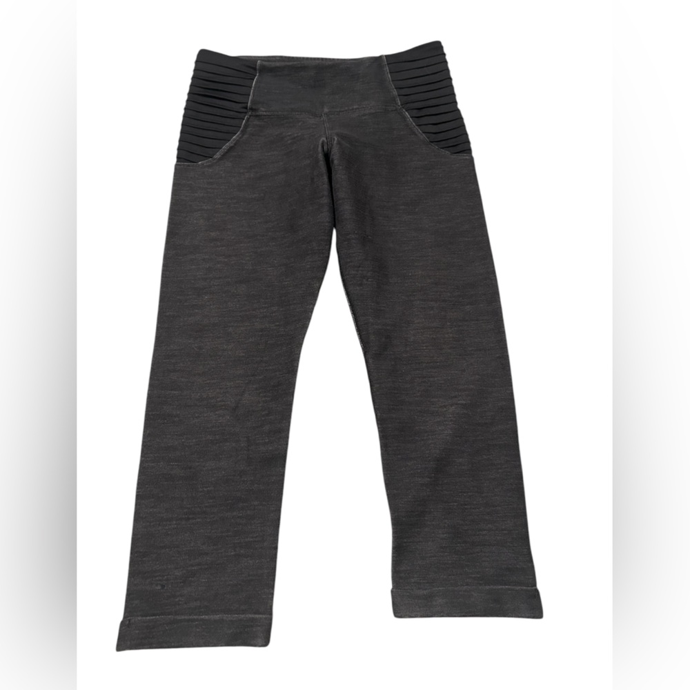 Lululemon cropped Stretch Moto Leggings